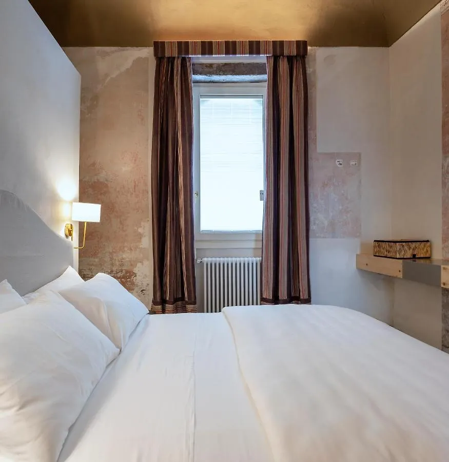 Apartment Boudoir Degli Orti, Unconventional Stay In Borgata, Siracusa Syracuse