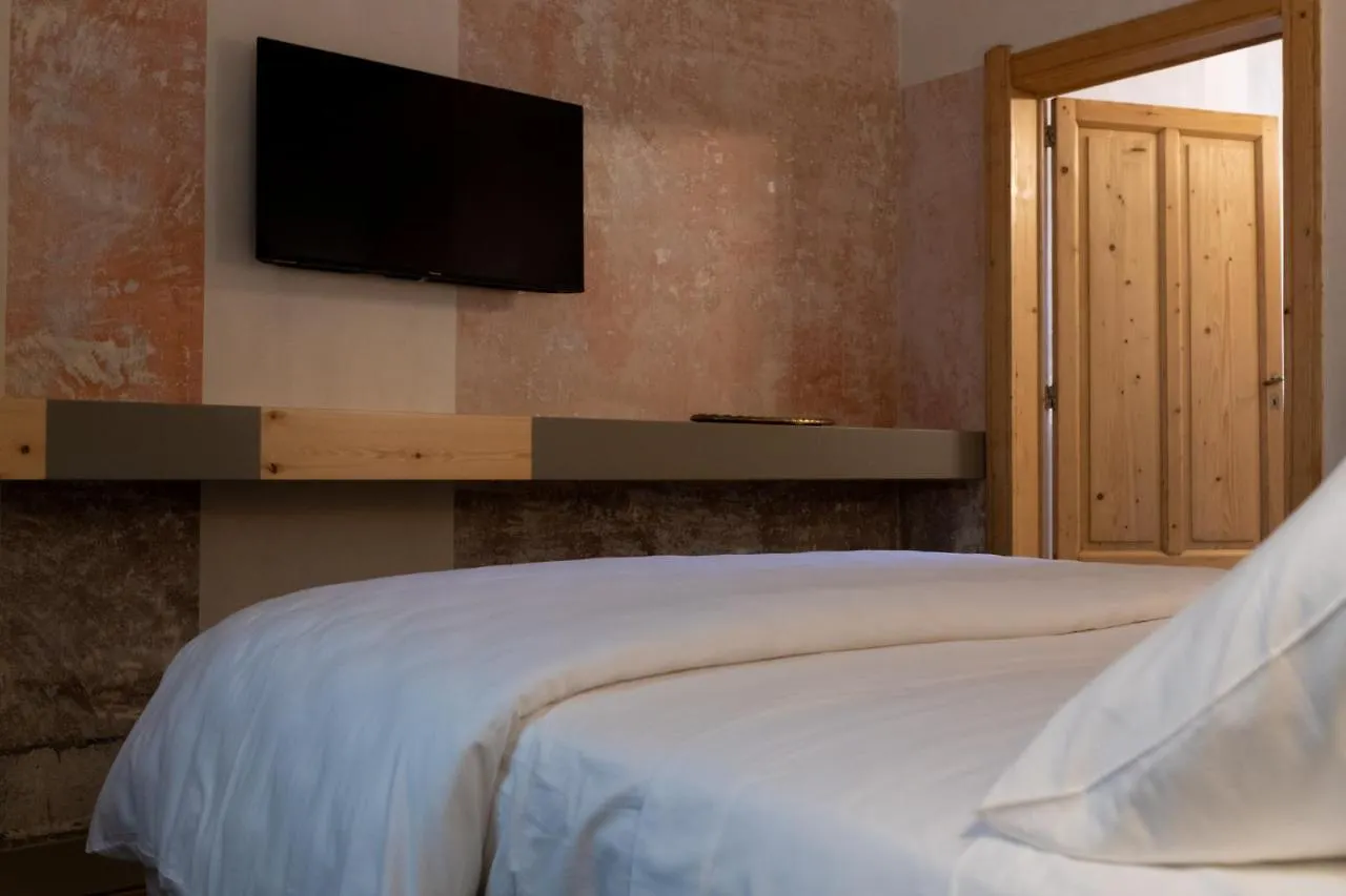 Apartment Boudoir Degli Orti, Unconventional Stay In Borgata, Siracusa Syracuse Italy